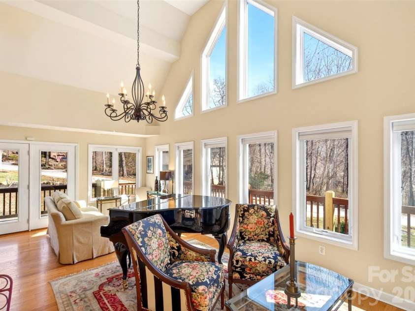 741 Blue Ridge Drive, Marion, NC 28752.  MLS# CAR4350929, YatesRealty ID 3321. 