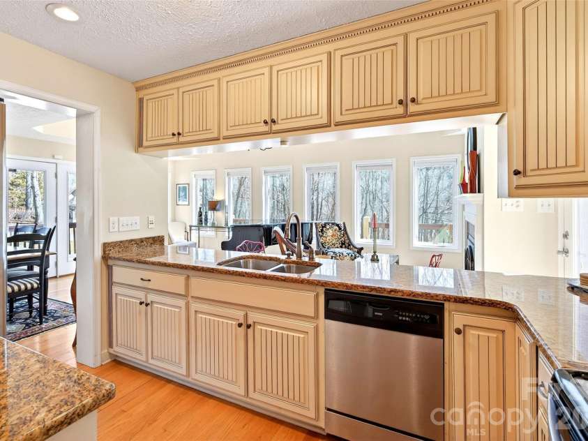 741 Blue Ridge Drive, Marion, NC 28752.  MLS# CAR4350929, YatesRealty ID 3321. 
