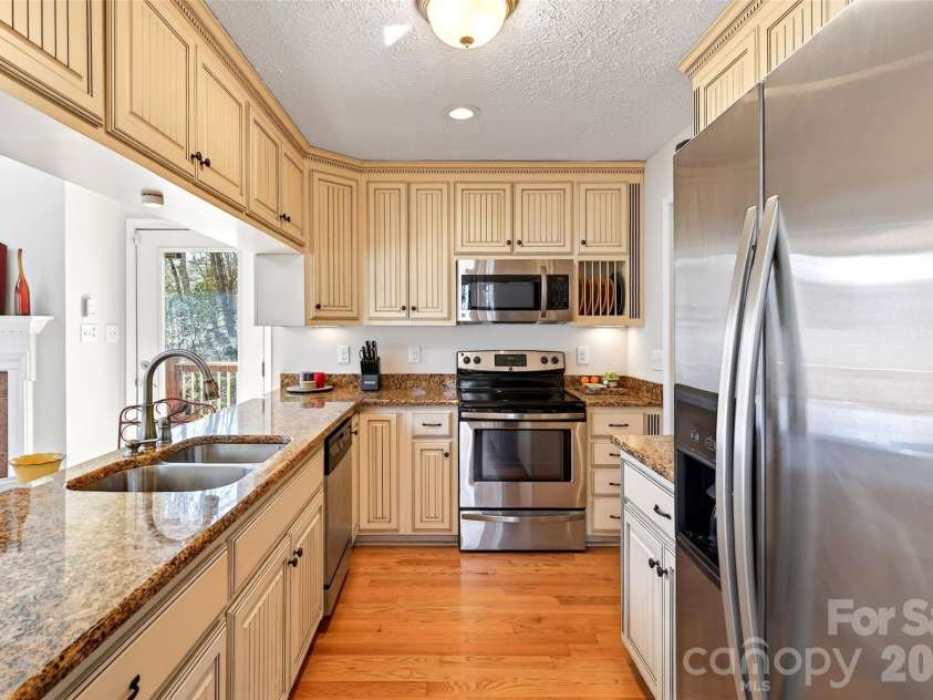 741 Blue Ridge Drive, Marion, NC 28752.  MLS# CAR4350929, YatesRealty ID 3321. 