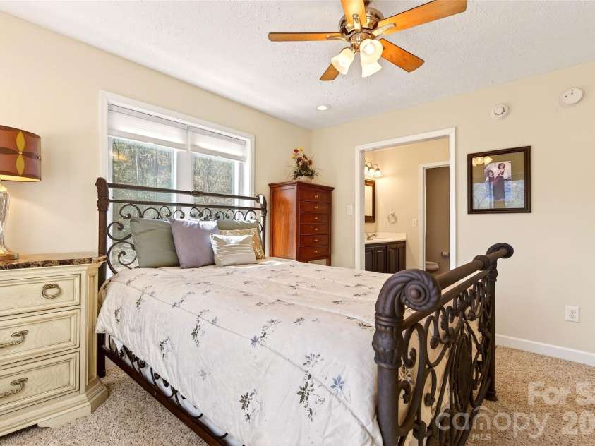 741 Blue Ridge Drive, Marion, NC 28752.  MLS# CAR4350929, YatesRealty ID 3321. 