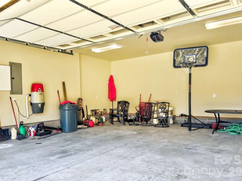 741 Blue Ridge Drive, Marion, NC 28752.  MLS# CAR4350929, YatesRealty ID 3321. 