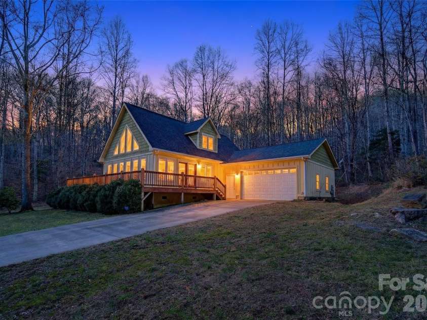741 Blue Ridge Drive, Marion, NC 28752.  MLS# CAR4350929, YatesRealty ID 3321. 