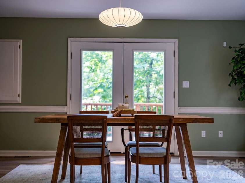 1 Pickwick Road, Asheville, NC 28803.  MLS# CAR4383944, YatesRealty ID 33210. 