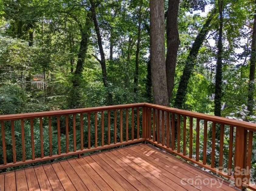 1 Pickwick Road, Asheville, NC 28803.  MLS# CAR4383944, YatesRealty ID 33210. 