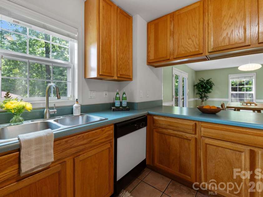 1 Pickwick Road, Asheville, NC 28803.  MLS# CAR4383944, YatesRealty ID 33210. Kitchen