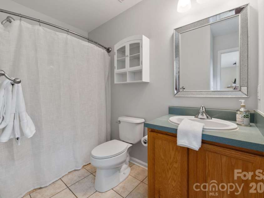 1 Pickwick Road, Asheville, NC 28803.  MLS# CAR4383944, YatesRealty ID 33210. Primary Bathroom