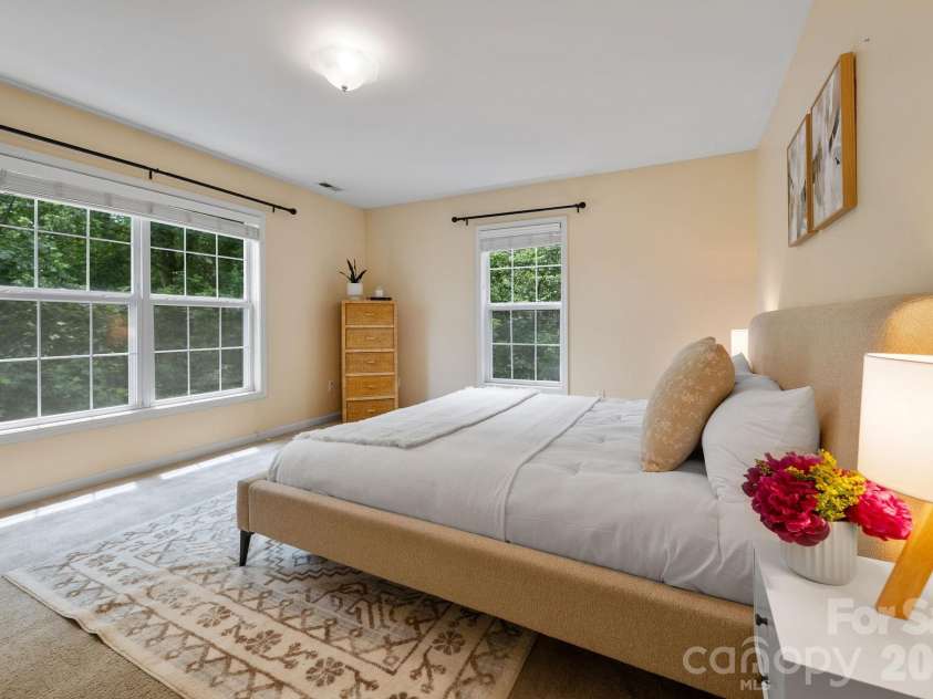 1 Pickwick Road, Asheville, NC 28803.  MLS# CAR4383944, YatesRealty ID 33210. Spacious Primary Bedroom