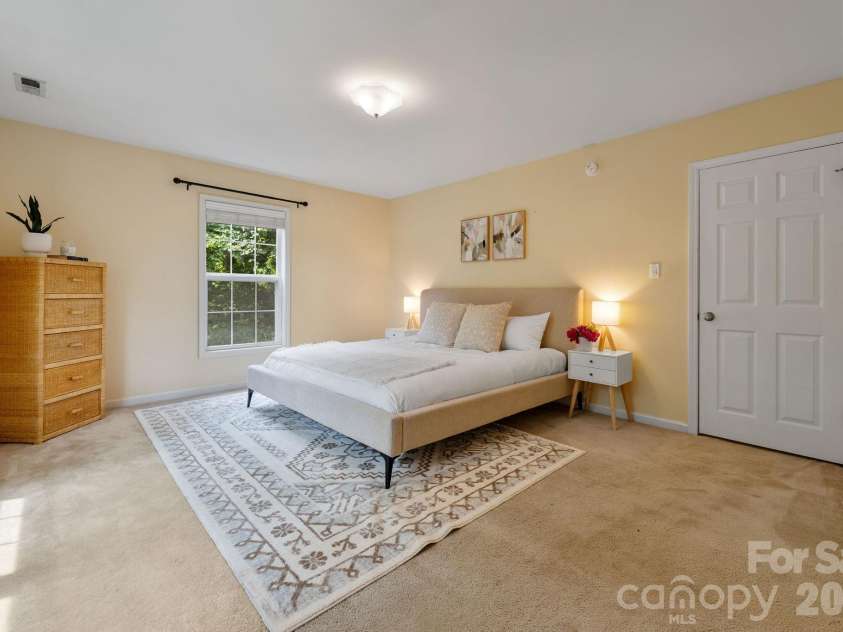 1 Pickwick Road, Asheville, NC 28803.  MLS# CAR4383944, YatesRealty ID 33210. Spacious Primary Bedroom