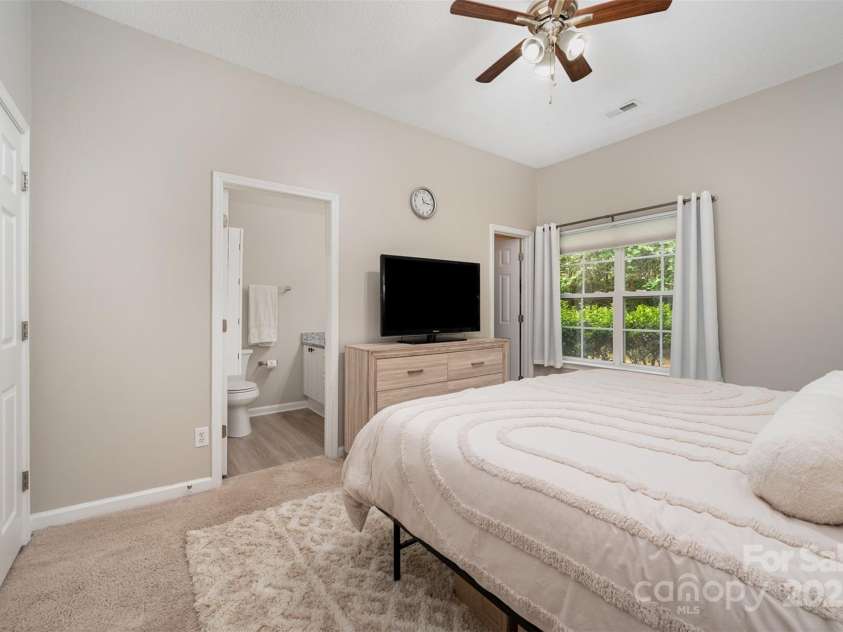 12223 Savannah Garden Drive, Charlotte, NC 28273.  MLS# CAR4274964, YatesRealty ID 33210. 