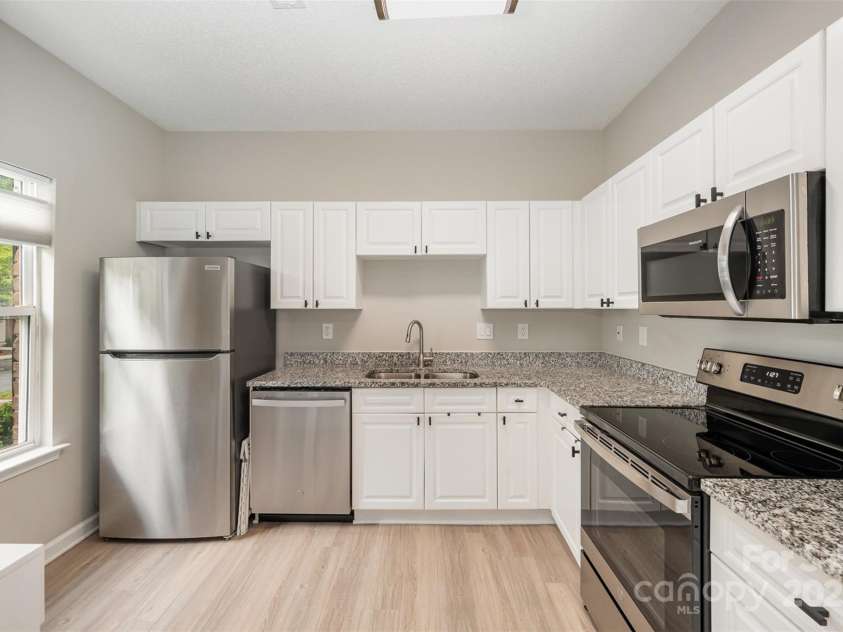 12223 Savannah Garden Drive, Charlotte, NC 28273.  MLS# CAR4274964, YatesRealty ID 33210. 