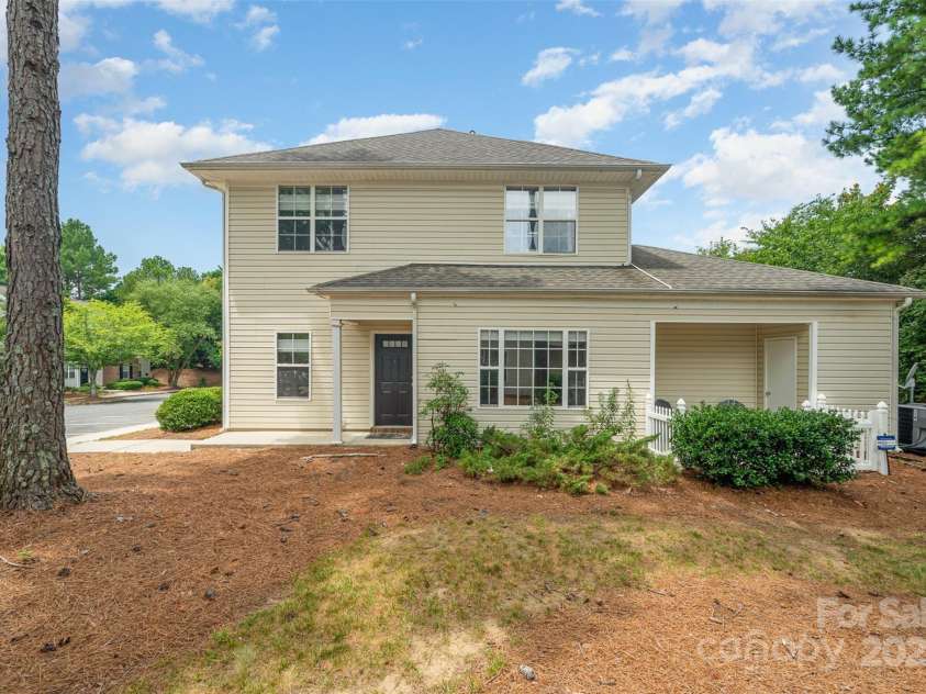 12223 Savannah Garden Drive, Charlotte, NC 28273.  MLS# CAR4274964, YatesRealty ID 33210. 