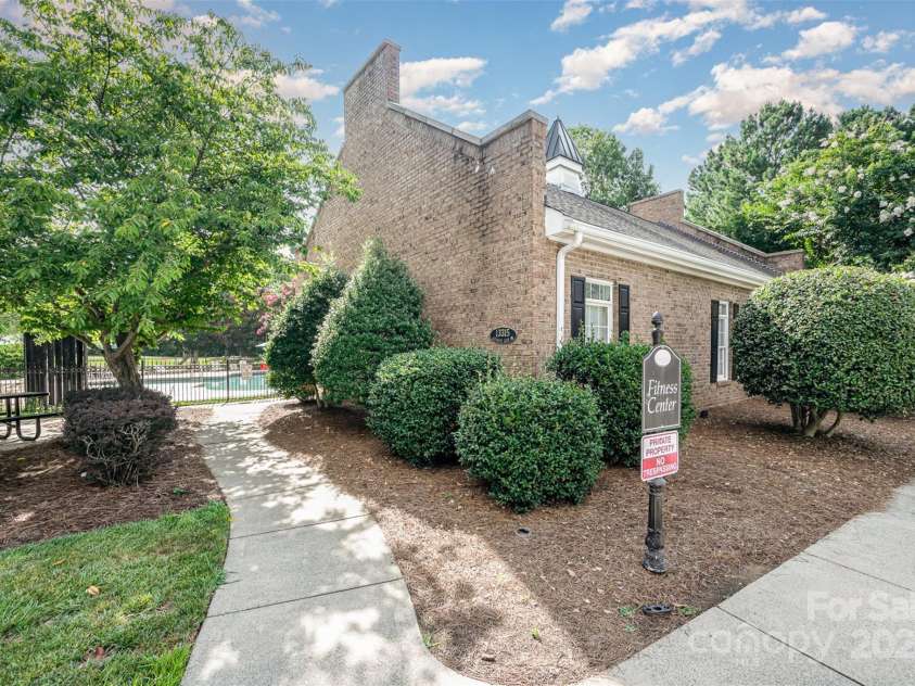 12223 Savannah Garden Drive, Charlotte, NC 28273.  MLS# CAR4274964, YatesRealty ID 33210. Fitness center/clubhouse