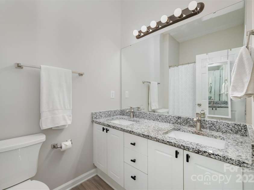 12223 Savannah Garden Drive, Charlotte, NC 28273.  MLS# CAR4274964, YatesRealty ID 33210. Primary bathroom with tub/shower freshly glazed