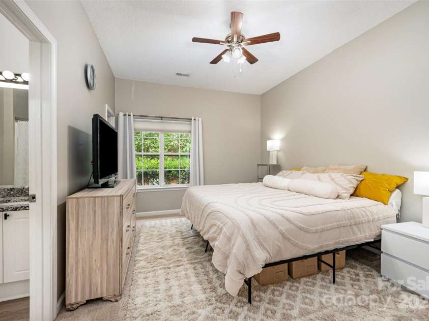 12223 Savannah Garden Drive, Charlotte, NC 28273.  MLS# CAR4274964, YatesRealty ID 33210. Primary bedroom located downstairs