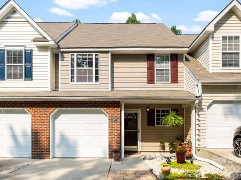 1352 Walnut Hill Drive, Rock Hill, SC 29732.  MLS# CAR4279981, YatesRealty ID 33211. 