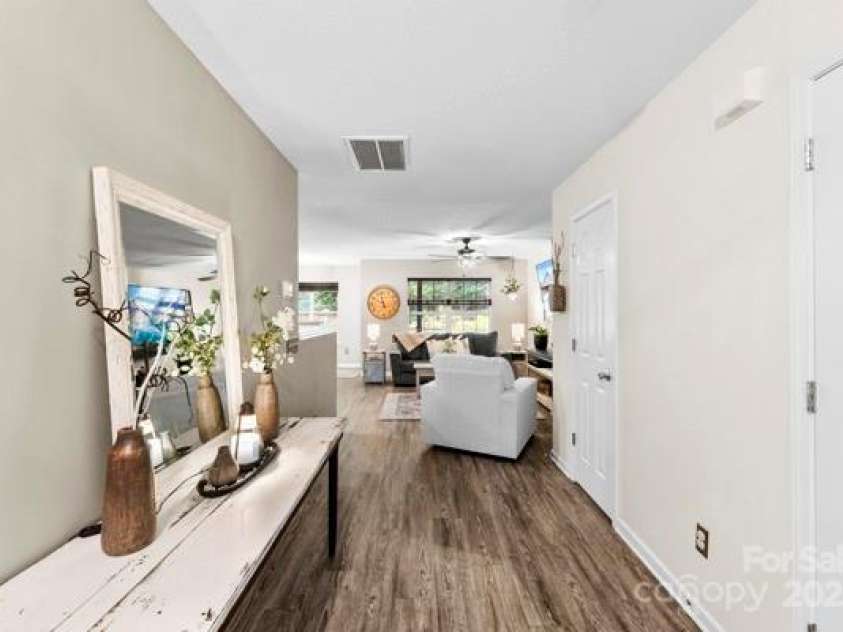 1352 Walnut Hill Drive, Rock Hill, SC 29732.  MLS# CAR4279981, YatesRealty ID 33211. 