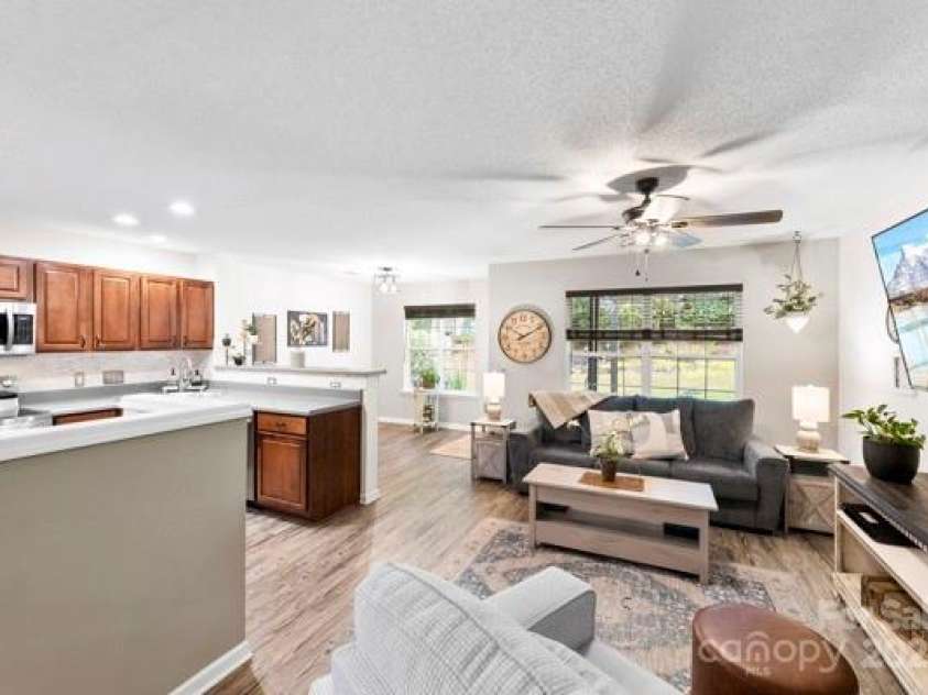 1352 Walnut Hill Drive, Rock Hill, SC 29732.  MLS# CAR4279981, YatesRealty ID 33211. 