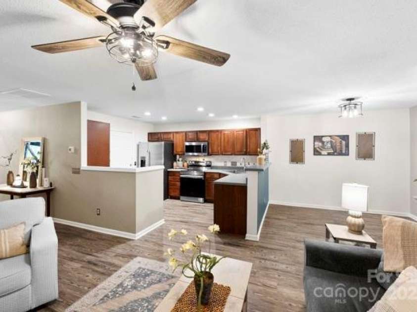 1352 Walnut Hill Drive, Rock Hill, SC 29732.  MLS# CAR4279981, YatesRealty ID 33211. 