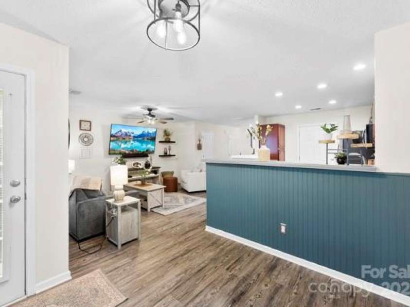 1352 Walnut Hill Drive, Rock Hill, SC 29732.  MLS# CAR4279981, YatesRealty ID 33211. 