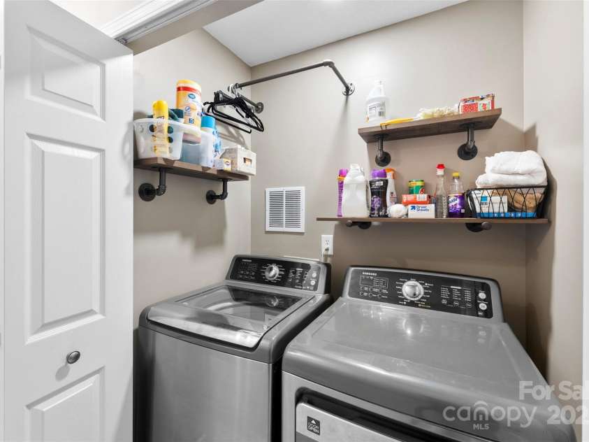 1352 Walnut Hill Drive, Rock Hill, SC 29732.  MLS# CAR4279981, YatesRealty ID 33211. 