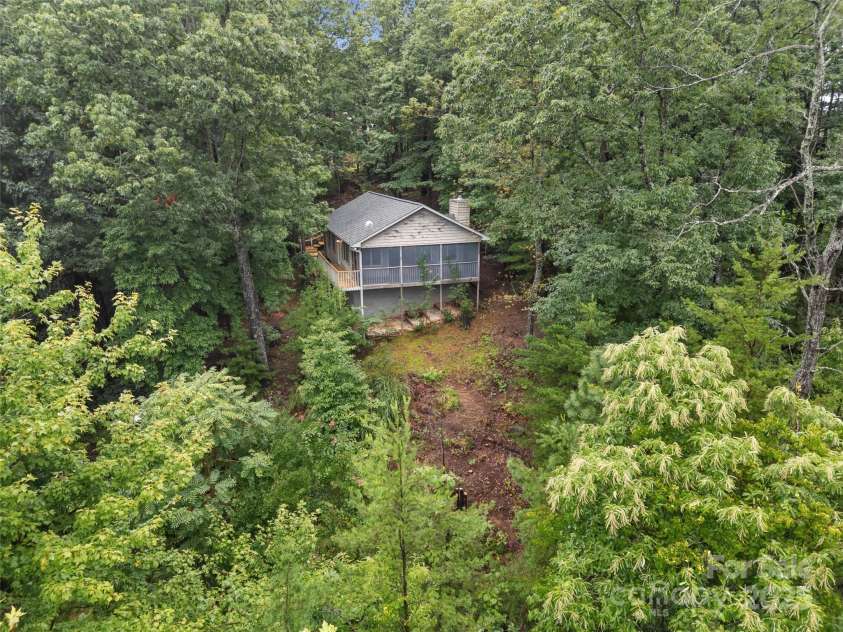 148 Piney Overlook Lane, Saluda, NC 28773.  MLS# CAR4284735, YatesRealty ID 33213. Fresh air, full heart