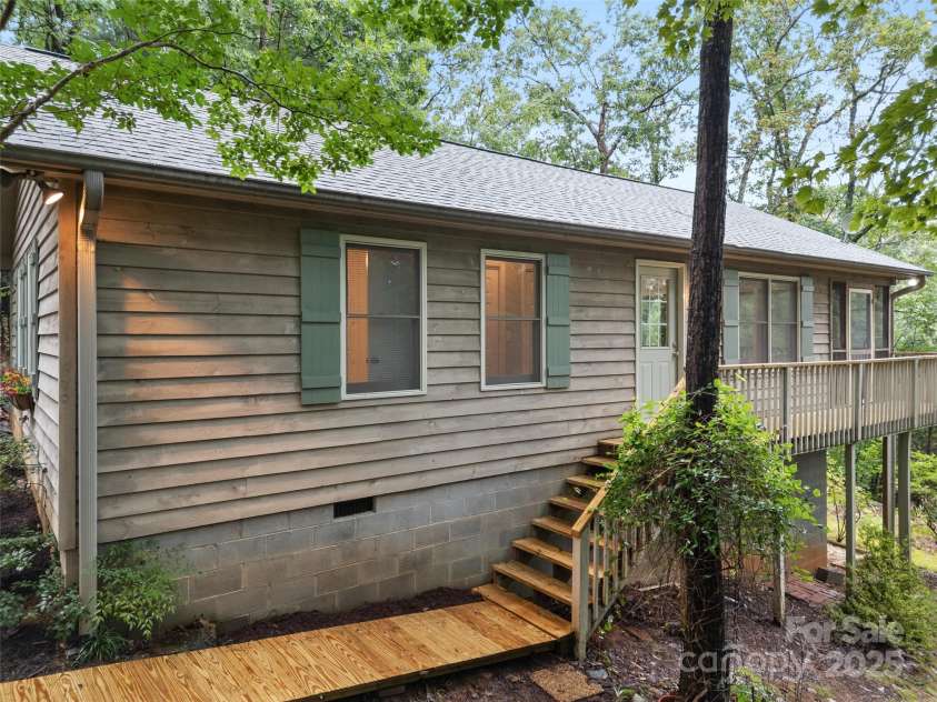 148 Piney Overlook Lane, Saluda, NC 28773.  MLS# CAR4284735, YatesRealty ID 33213. New steps and walkway