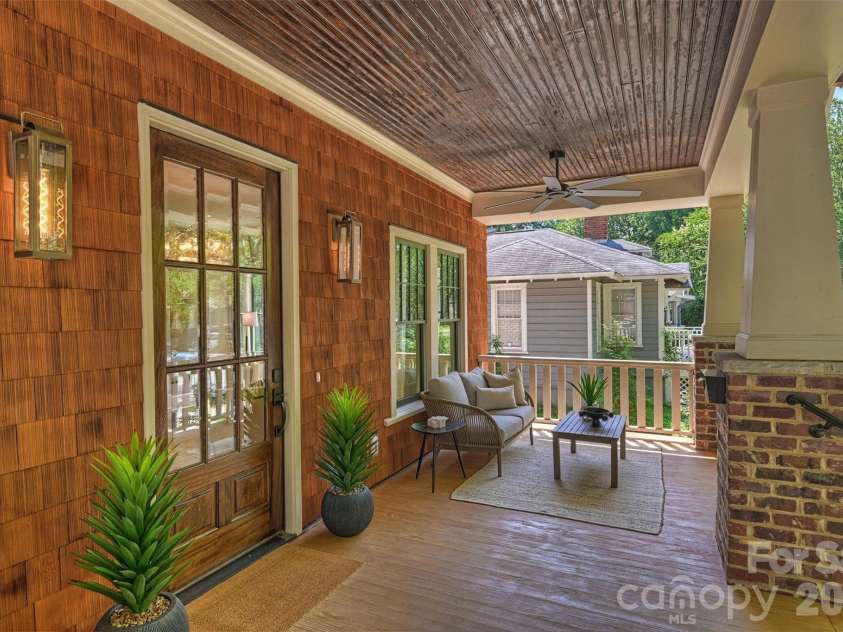 509 Tremont Avenue, Charlotte, NC 28203.  MLS# CAR4394398, YatesRealty ID 33213. 
