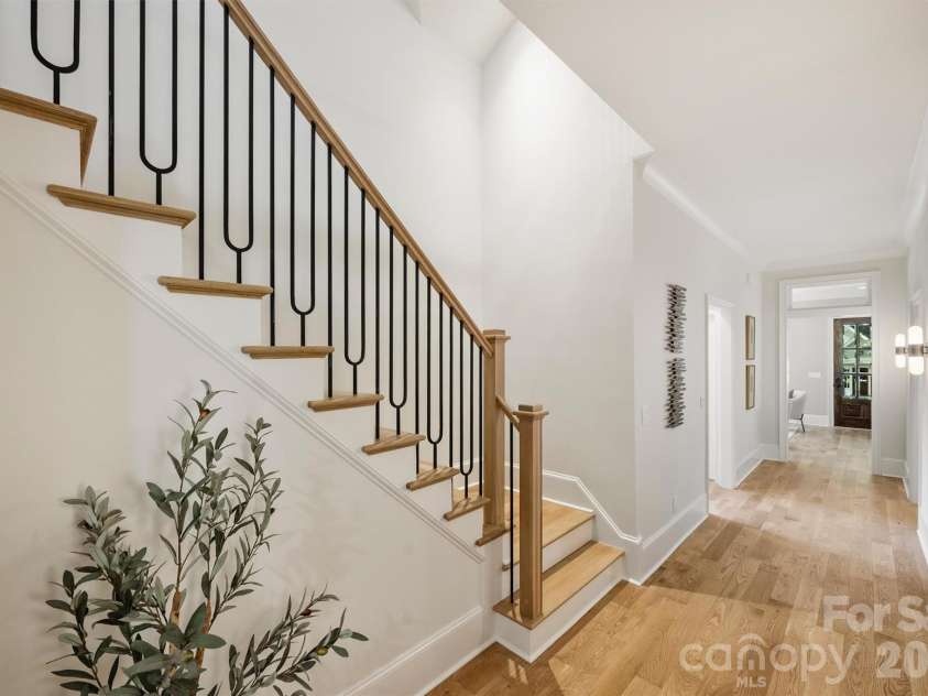 509 Tremont Avenue, Charlotte, NC 28203.  MLS# CAR4394398, YatesRealty ID 33213. 