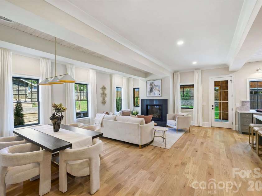 509 Tremont Avenue, Charlotte, NC 28203.  MLS# CAR4394398, YatesRealty ID 33213. 