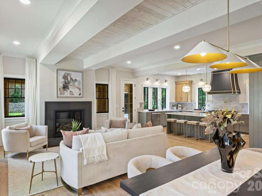 509 Tremont Avenue, Charlotte, NC 28203.  MLS# CAR4394398, YatesRealty ID 33213. 
