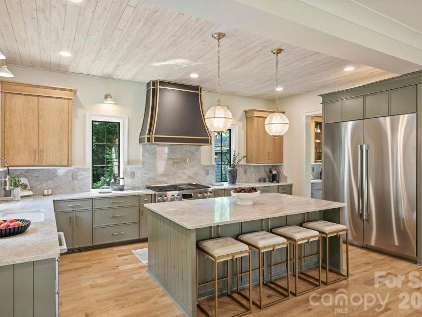 509 Tremont Avenue, Charlotte, NC 28203.  MLS# CAR4394398, YatesRealty ID 33213. 