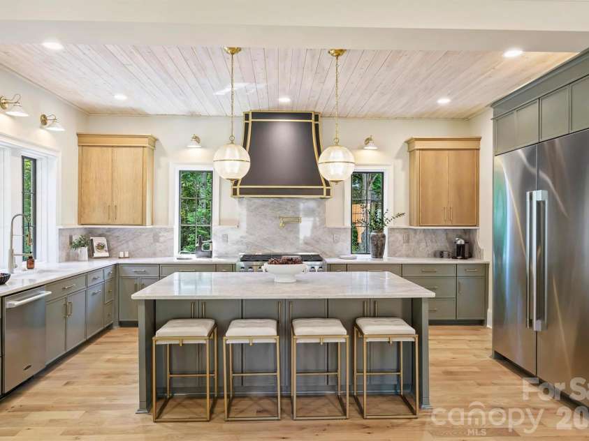 509 Tremont Avenue, Charlotte, NC 28203.  MLS# CAR4394398, YatesRealty ID 33213. 