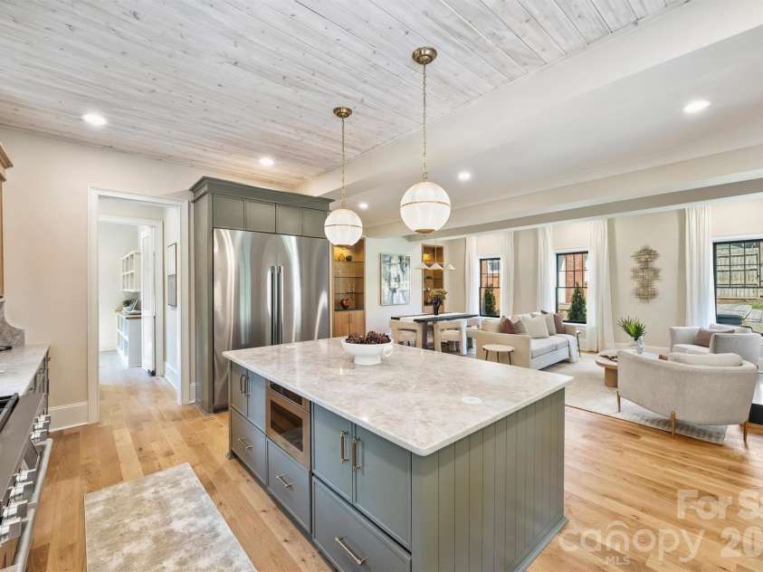 509 Tremont Avenue, Charlotte, NC 28203.  MLS# CAR4394398, YatesRealty ID 33213. 