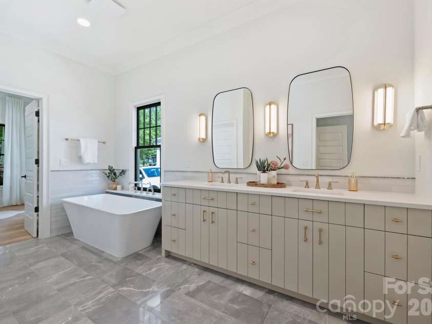 509 Tremont Avenue, Charlotte, NC 28203.  MLS# CAR4394398, YatesRealty ID 33213. 