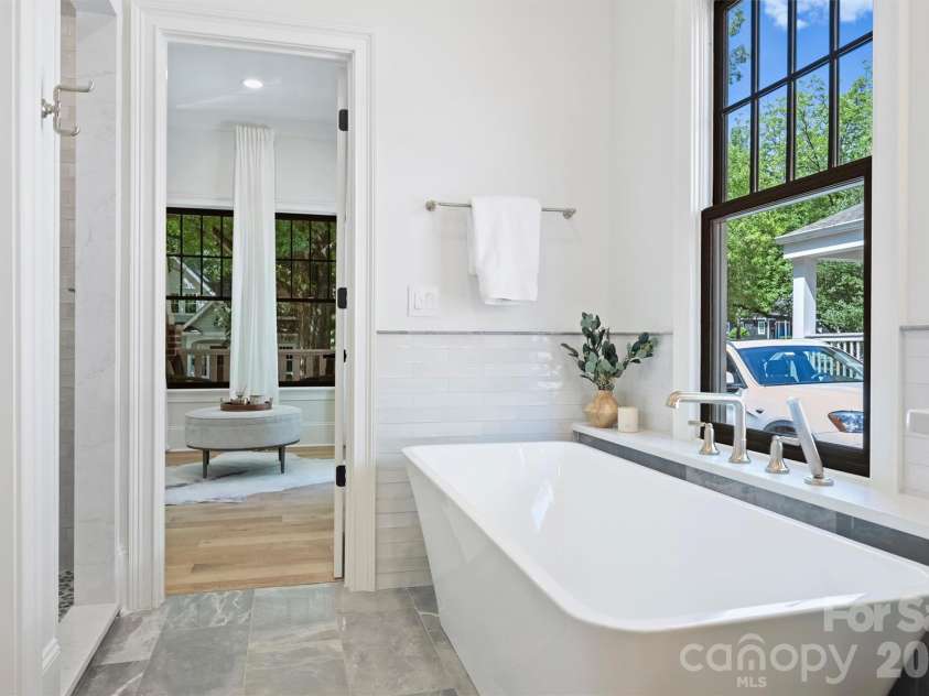509 Tremont Avenue, Charlotte, NC 28203.  MLS# CAR4394398, YatesRealty ID 33213. 