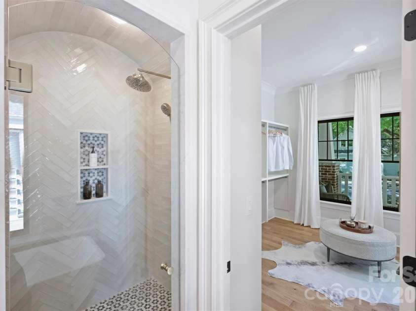 509 Tremont Avenue, Charlotte, NC 28203.  MLS# CAR4394398, YatesRealty ID 33213. 