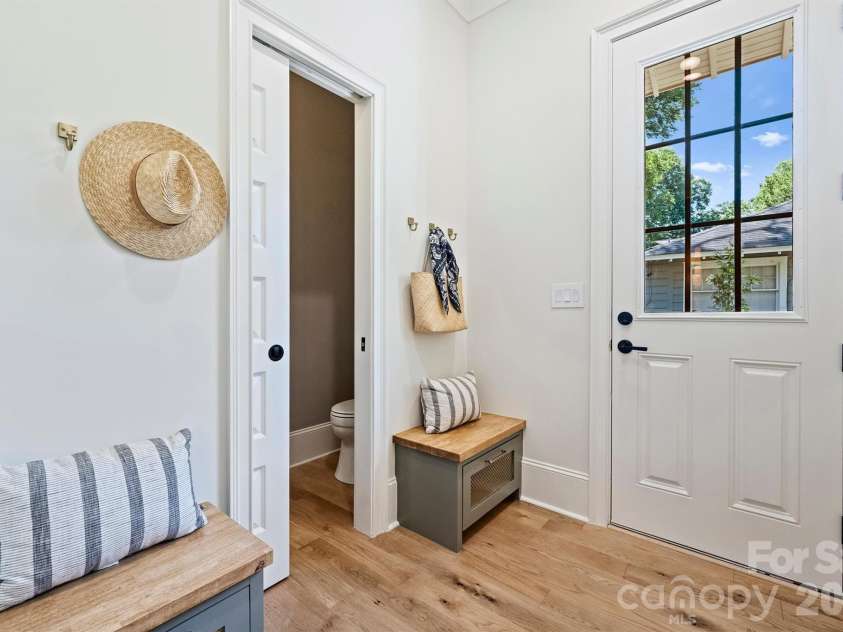 509 Tremont Avenue, Charlotte, NC 28203.  MLS# CAR4394398, YatesRealty ID 33213. 