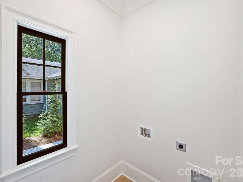 509 Tremont Avenue, Charlotte, NC 28203.  MLS# CAR4394398, YatesRealty ID 33213. 