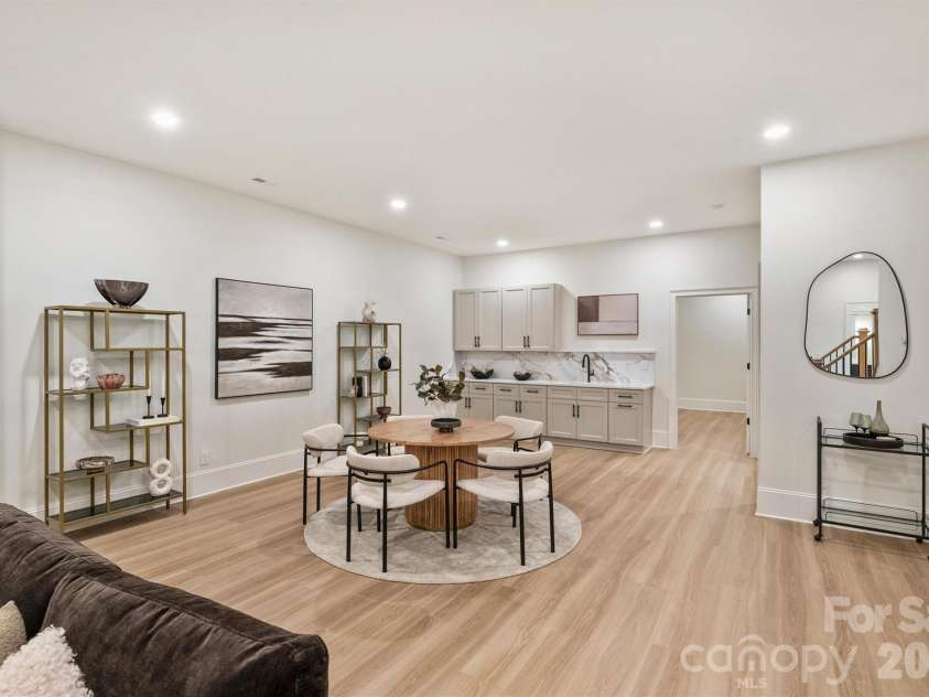 509 Tremont Avenue, Charlotte, NC 28203.  MLS# CAR4394398, YatesRealty ID 33213. 