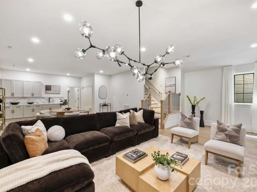 509 Tremont Avenue, Charlotte, NC 28203.  MLS# CAR4394398, YatesRealty ID 33213. 
