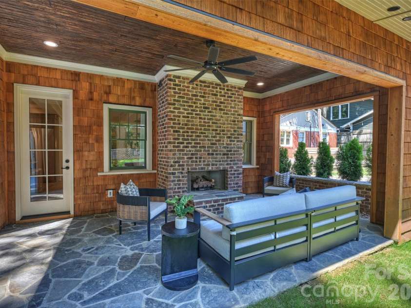 509 Tremont Avenue, Charlotte, NC 28203.  MLS# CAR4394398, YatesRealty ID 33213. 