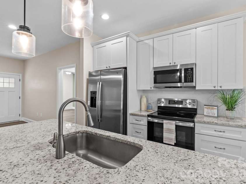 1011 Terrace Drive, Salisbury, NC 28146.  MLS# CAR4394693, YatesRealty ID 33214. 
