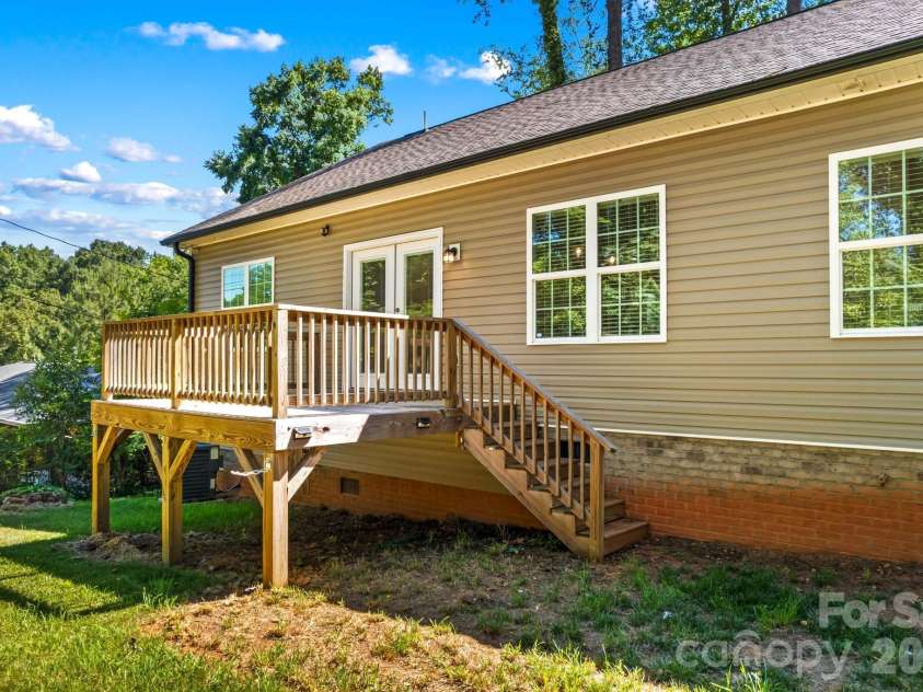 1011 Terrace Drive, Salisbury, NC 28146.  MLS# CAR4394693, YatesRealty ID 33214. 