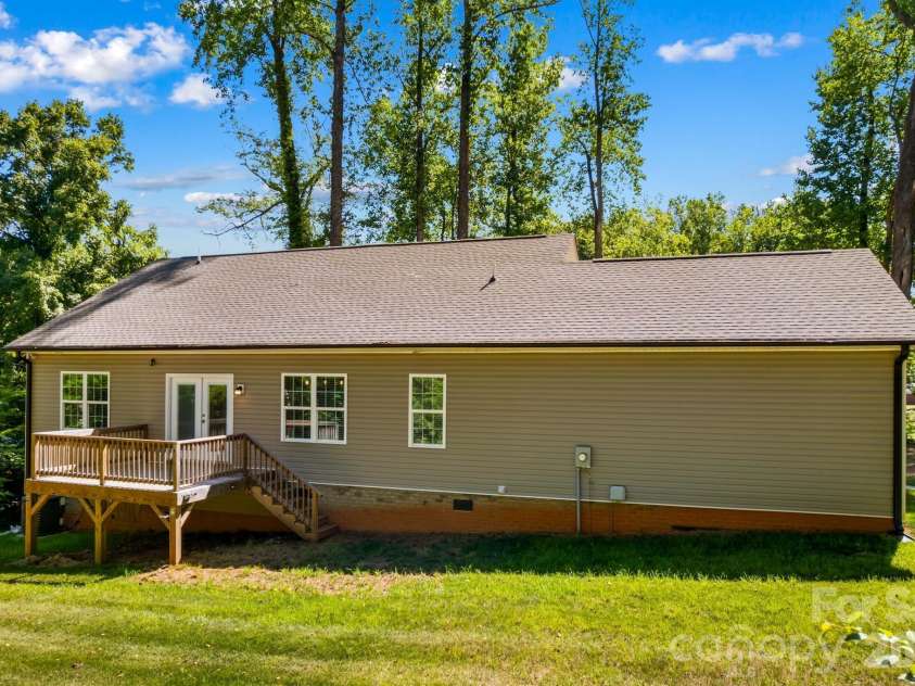 1011 Terrace Drive, Salisbury, NC 28146.  MLS# CAR4394693, YatesRealty ID 33214. 