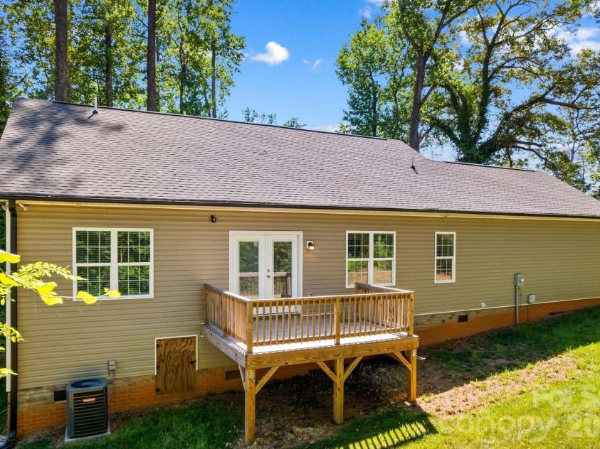 1011 Terrace Drive, Salisbury, NC 28146.  MLS# CAR4394693, YatesRealty ID 33214. 