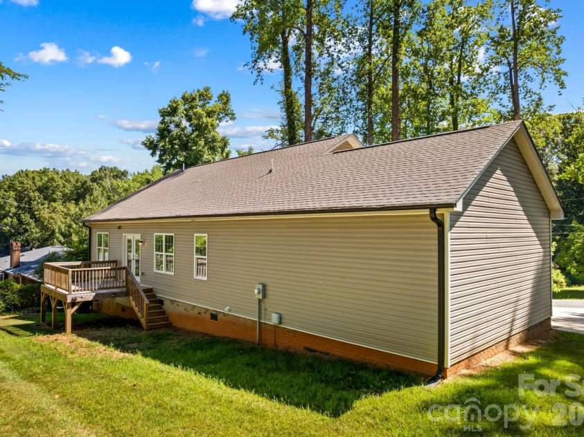 1011 Terrace Drive, Salisbury, NC 28146.  MLS# CAR4394693, YatesRealty ID 33214. 