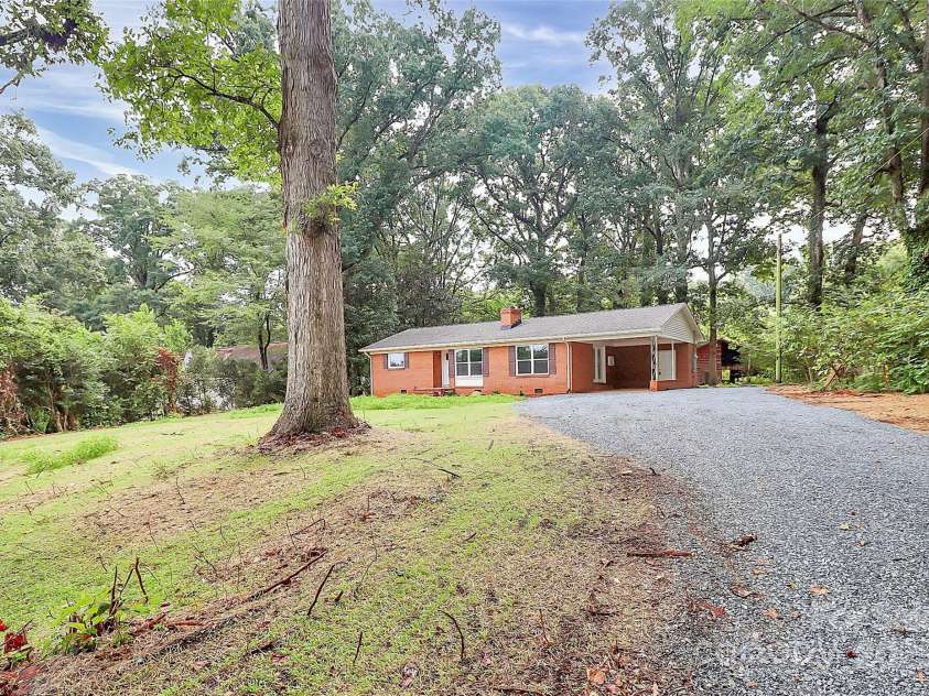 3211 Lancaster Highway, Monroe, NC 28112.  MLS# CAR4284989, YatesRealty ID 33214. 