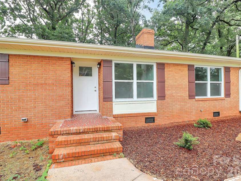 3211 Lancaster Highway, Monroe, NC 28112.  MLS# CAR4284989, YatesRealty ID 33214. 