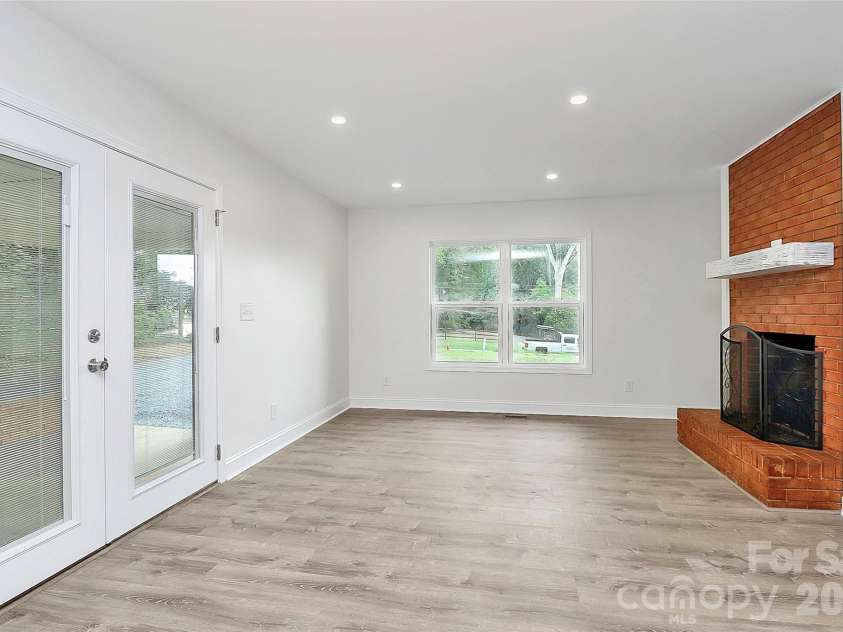 3211 Lancaster Highway, Monroe, NC 28112.  MLS# CAR4284989, YatesRealty ID 33214. 