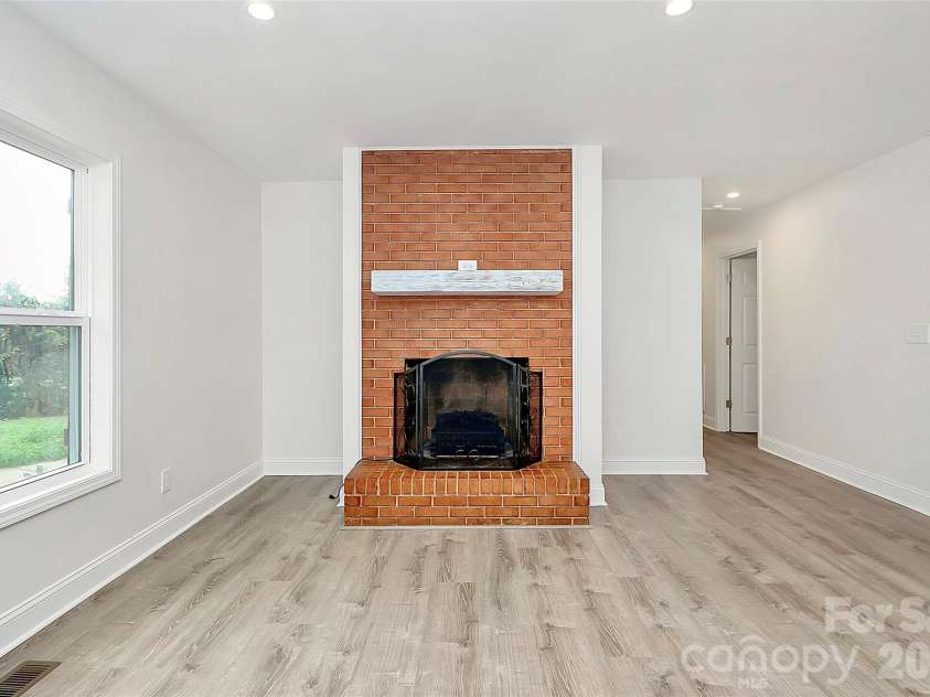 3211 Lancaster Highway, Monroe, NC 28112.  MLS# CAR4284989, YatesRealty ID 33214. 